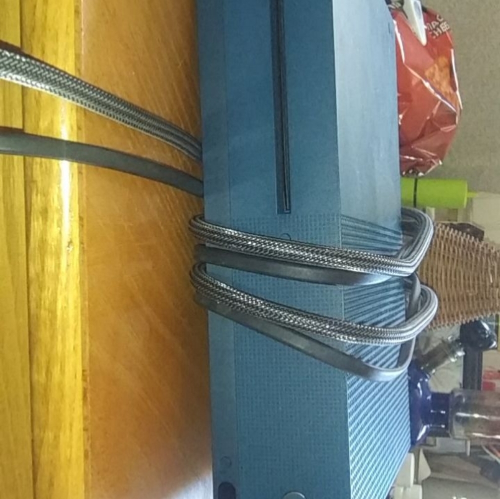 Xbox One S 500gb with controller